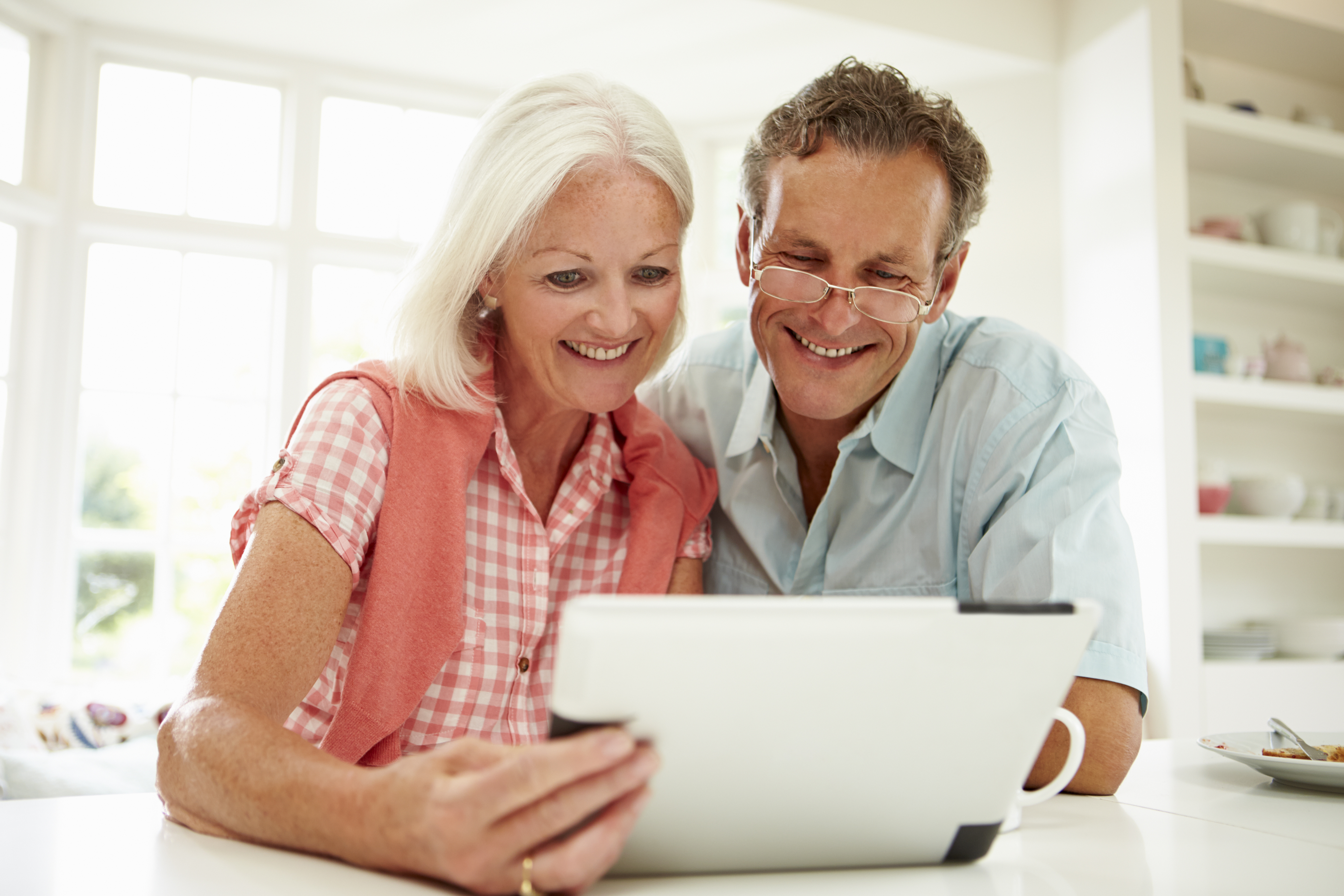 A couple reviewing their will with peace of mind